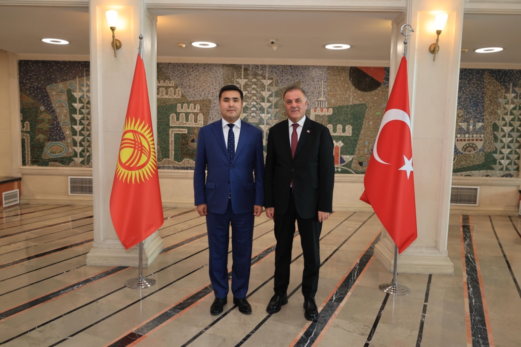 1afe7993-3b7a-40e9-9e12-1afec3eb4915