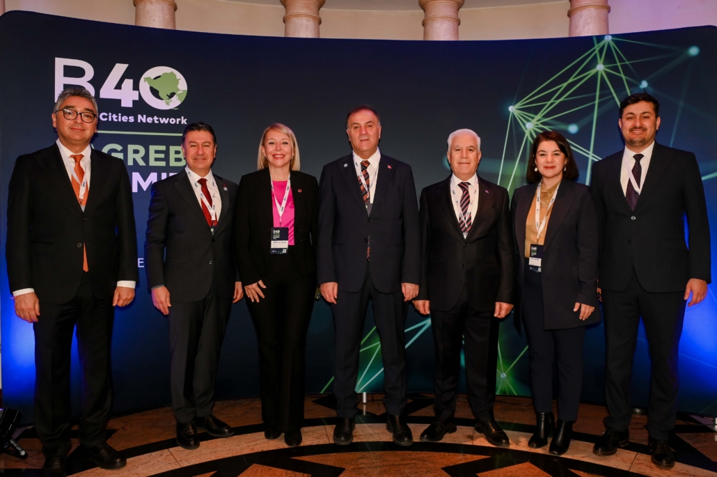 B40 - press wall (21)