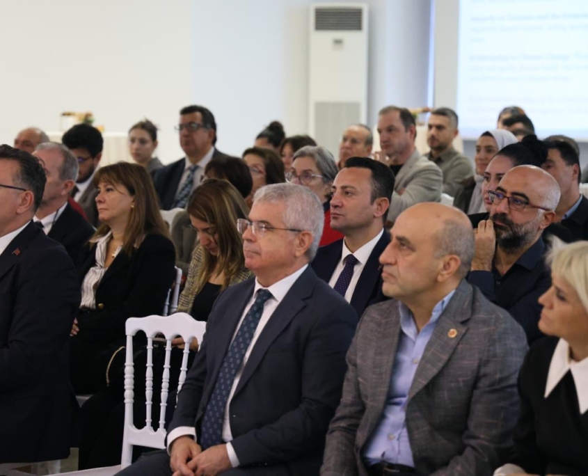 d9a002ec-0871-4d53-8514-aaa7ec4c63bd